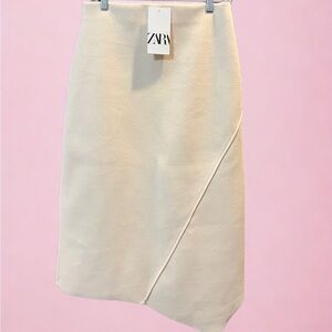💚NWT💚 Zara Elegant Cream Felt-Type Skirt - M